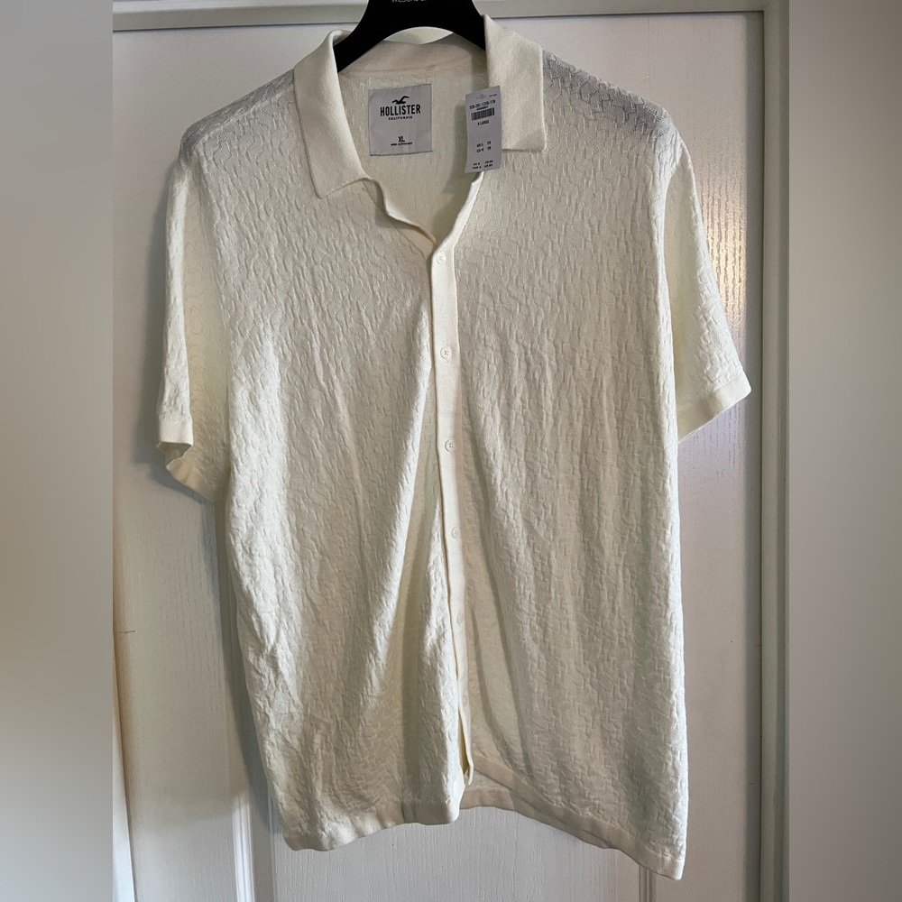 Hollister Men's Cream short sleeve button down cardigan style Shirt size XL